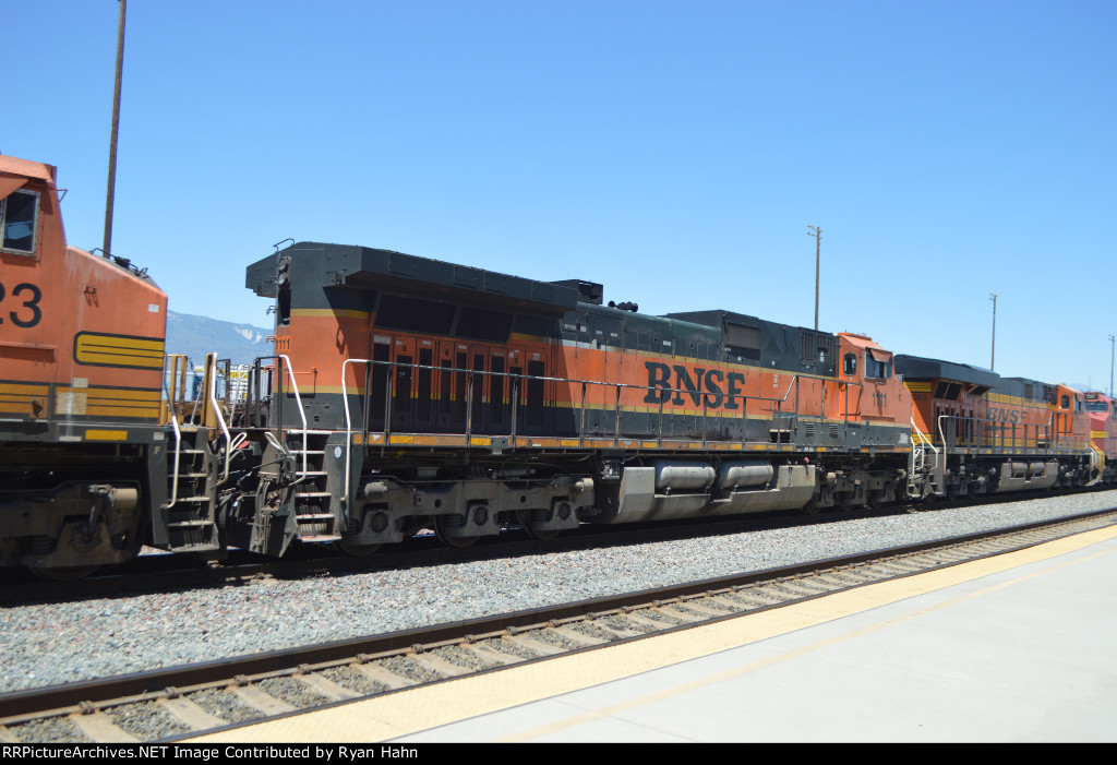 BNSF 1111 Eastbound